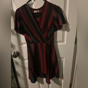 Short Sleeve V-Neck Dress